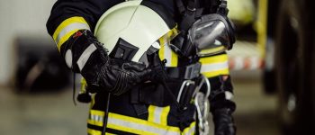 A NBR 13688 reforça: no risco térmico, proteção eficiente exige ergonomia, mobilidade e conforto térmico para uso seguro e contínuo do EPI.